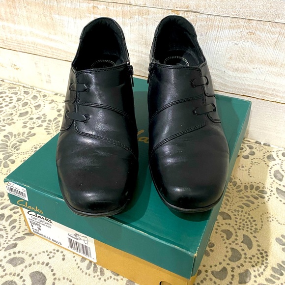 EUC Clark’s Bendables Bootie size 9 Black🖤 - Picture 2 of 6